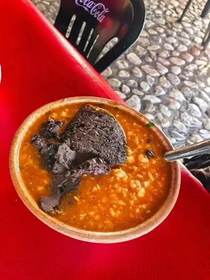 Comida en o cerca de este hotel