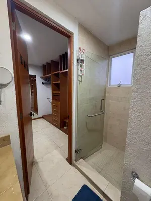 Un baño de La Trinidad