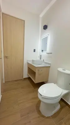 Un baño de Smart Living Cielo