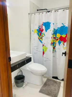 Un baño de JiuteHaus 7