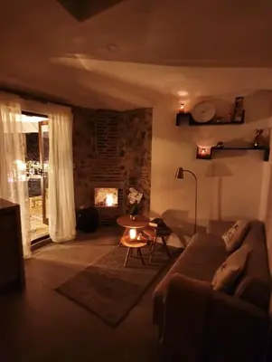Zona de estar de Sicilia con Terraza y chimenea