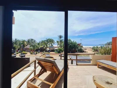 Un balcón o terraza de Espectacular Suite Frente a Playa Zicatela 1BDR