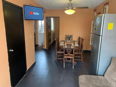Una cocina o zona de cocina en Entire House in a Beautiful Private Subdivision