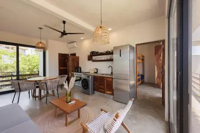 Una cocina o zona de cocina en Cozy 2BR Apto Terrace, Pool & AC Steps from Beach