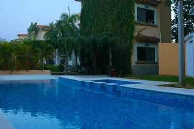 Plano de Depa 102A en Huatulco con alberca y terraza 5 min playa