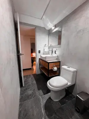 Un baño de Two-bedroom apartment with AC in the center Oaxaca