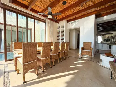 Plano de Casa Calixta Oceanfront Luxury home