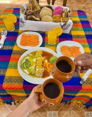 Comida en o cerca de este hotel