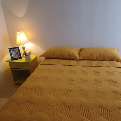 Cama o camas de una habitación en Tan cerca del mar!