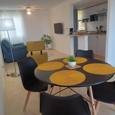 Una cocina o zona de cocina en Tan cerca del mar!