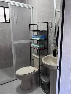 Un baño de Depto nuevo 3 recamaras estacionamiento gratis