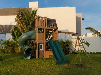 Zona de juegos infantil en Condominio en Acapulco con acceso a club de playa