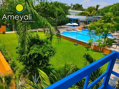 Piscina en o cerca de Ameyali Teques