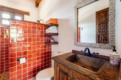 Un baño de Villa Rey Traditional Hacienda Home Near Oaxaca