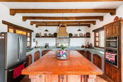 Una cocina o zona de cocina en Villa Rey Traditional Hacienda Home Near Oaxaca