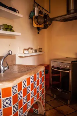 Una cocina o zona de cocina en Casa Babayi - a home in downtown Oaxaca