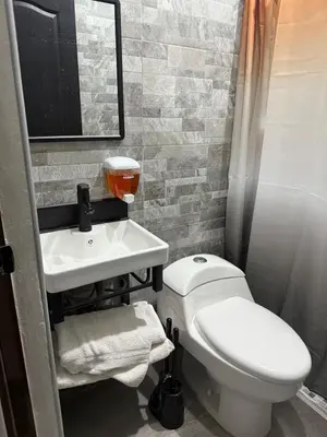 Un baño de Suite La Lomita #2 climatizada