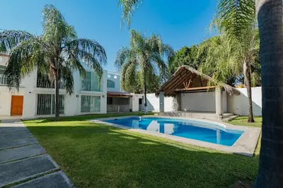 Piscina en o cerca de Family House with Pool and Jacuzzi in Morelos