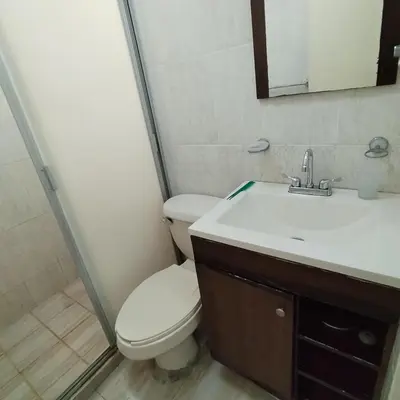 Un baño de Opportunity, very economical family apartment