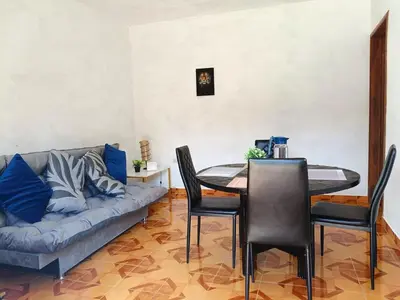 Zona de estar de Cerca de pirámides, bancos, centros, UDLA, paradas