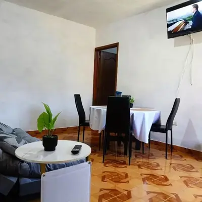 Cerca de pirámides