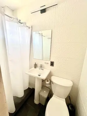 Un baño de LA ESTANCIA, Casa EA Oaxaca, Centro Histórico, Balcón a las Montañas