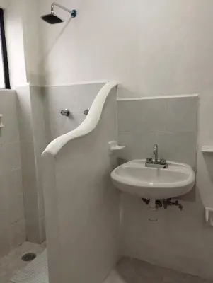 Un baño de Cómodas Casas en el centro de Coatepec Veracruz