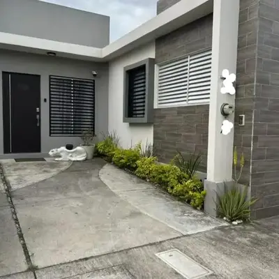 Bonita casa amueblada