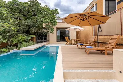 Piscina en o cerca de Casa Encino - Oasis to share