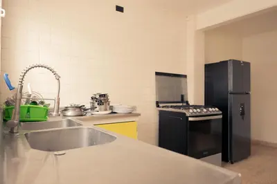 Plano de Hostal Kahlo - 1 Bed in women's dorm 1 cama en dormitorio compartido de mujeres