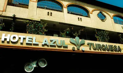 Certificado, premio, señal o documento que está expuesto en Departamento con servicio de hotel