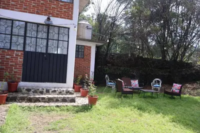 Jardín al aire libre en Casa Xitle