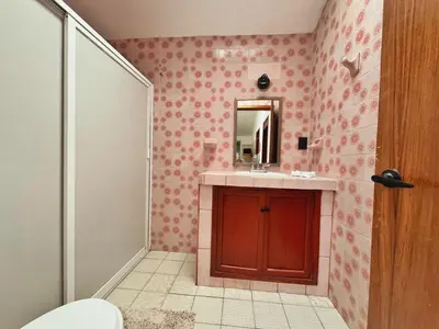 Un baño de Casa Amanecer