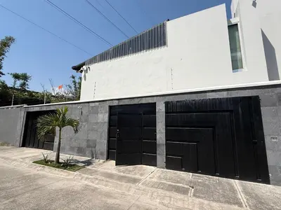 Edificio en el que se encuentra el hostal o pensión