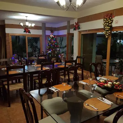 Un restaurante o sitio para comer en hotel quinta real las palmas malinalco