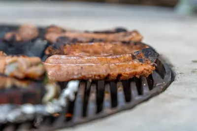 Barbacoa disponible para clientes en la casa o chalet