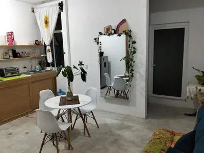 Una cocina o zona de cocina en Small apartment with entrance to the beach
