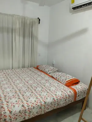 Cama o camas de una habitación en Small apartment with entrance to the beach