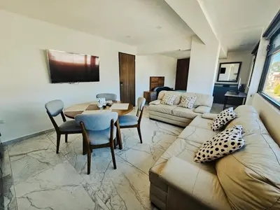 Zona de estar de Depto 3 habitaciones cerca del Centro Expositor Puebla