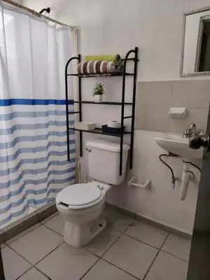 Un baño de Hermosa casa en Fracc privado al Puerto de Ver