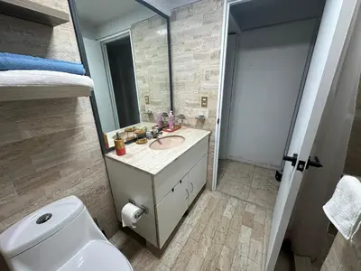Un baño de Private Sanctuary in Coyoacán Private Room & Bathroom Curated Coyoacán experience