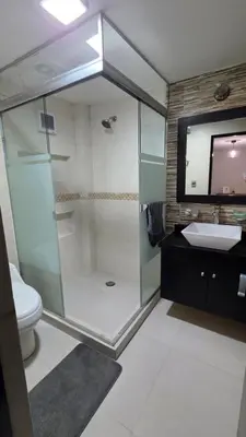 Un baño de Habitación privada Six Flags, Estadio azteca