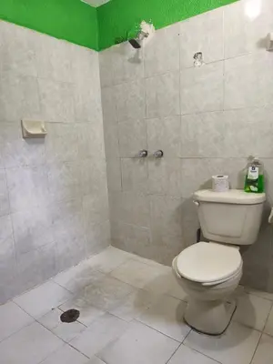 Plano de Habitación Privada 3 camas, en casa compartida a 1 cuadra de FÓRUM y 5 min del Centro de Convenciones