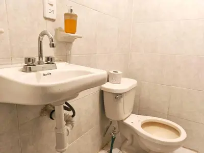 Plano de Habitación Privada 3 camas, en casa compartida a 1 cuadra de FÓRUM y 5 min del Centro de Convenciones