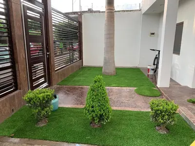 Jardín al aire libre en Casa Chonita