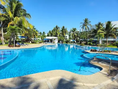 Piscina en o cerca de Mar y Lago 203