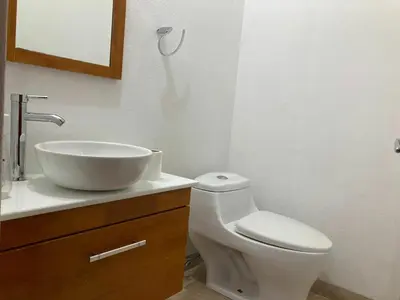 Un baño de Amazing pool in the middle of the city