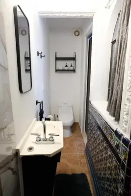 Un baño de Casa Labardini Suite Colonial en Planta Baja 1