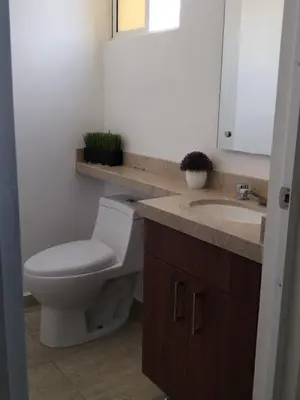 Un baño de Hermosa casa familiar con terraza comoda