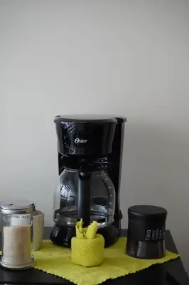 Utensilios para hacer té y café en Casa Guadalupe Robles